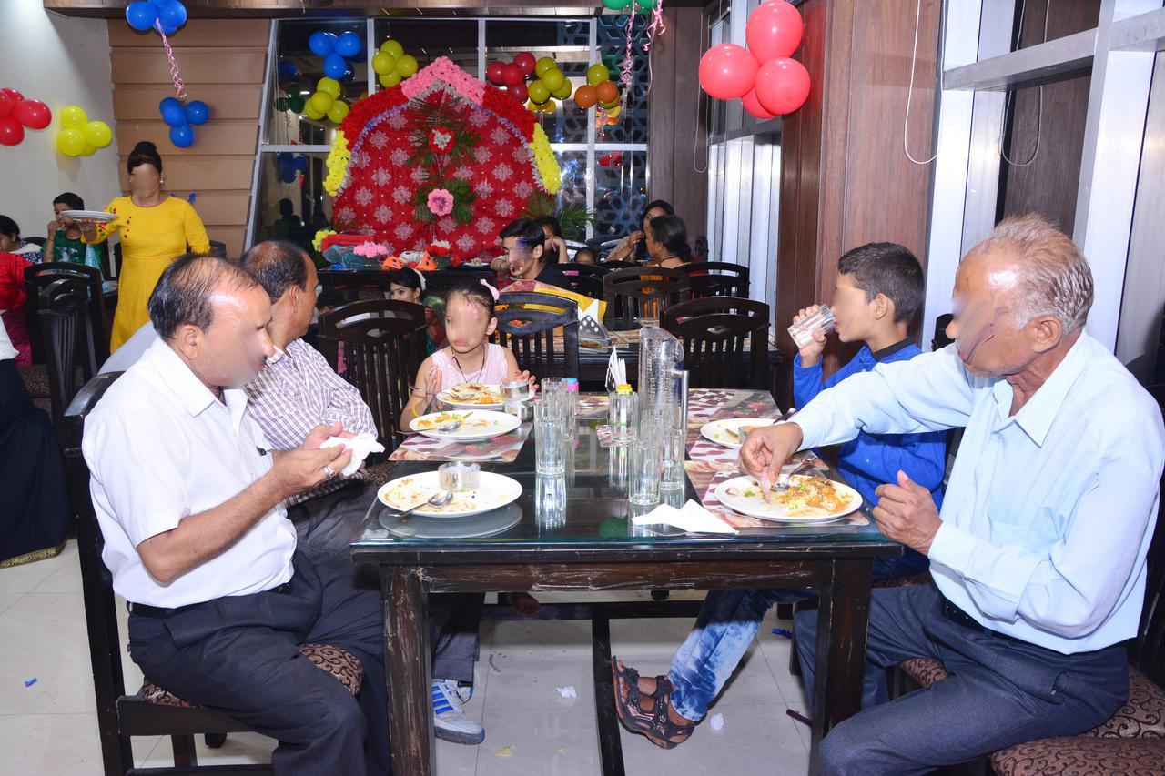 Hotel Devbhoomi Inn Rishīkesh Buitenkant foto