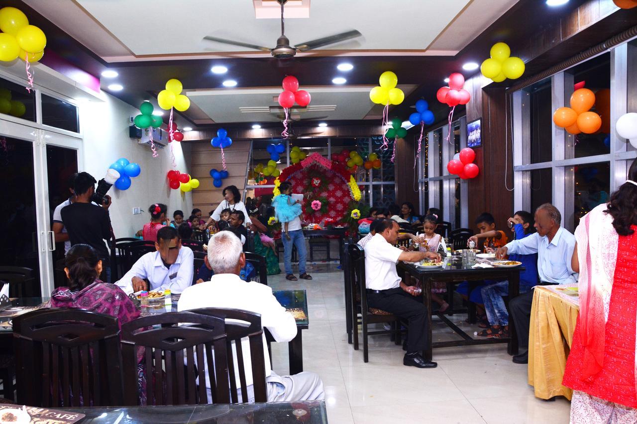 Hotel Devbhoomi Inn Rishīkesh Buitenkant foto