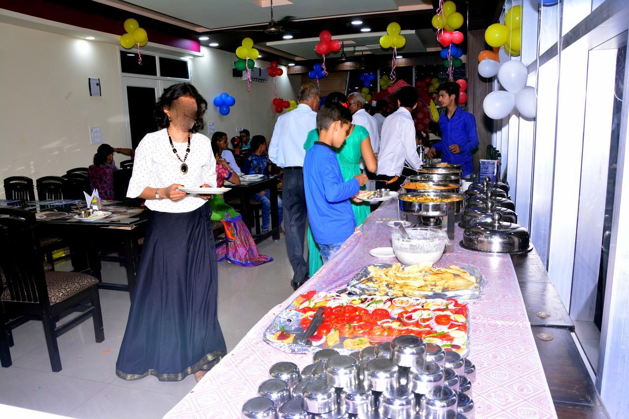 Hotel Devbhoomi Inn Rishīkesh Buitenkant foto