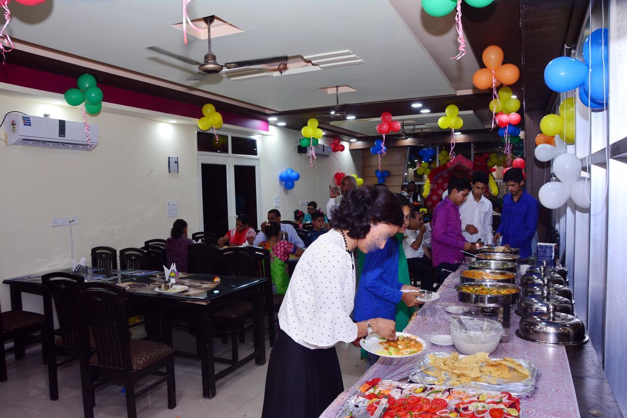 Hotel Devbhoomi Inn Rishīkesh Buitenkant foto