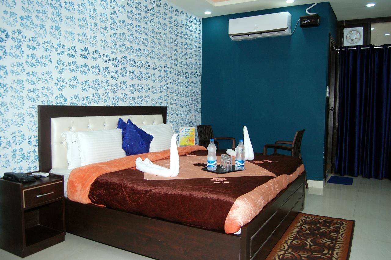 Hotel Devbhoomi Inn Rishīkesh Buitenkant foto